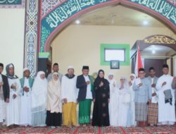 Bupati Bursel Sholat Id 1445 H Bersama Warga Di Masjid Jami Desa Lektama