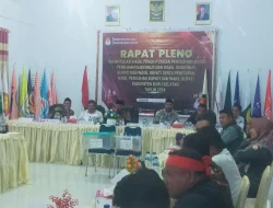 Hari Pertama Pleno, KPU Rekap Penghitungan Hasil Perolehan Suara 4 PPK di Tingkat Kabupaten