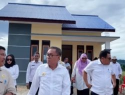 Bupati Halteng Serahkan 24 Unit Rumah Layak Huni kepada Warga yang Membutuhkan