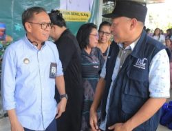 Bupati dan Wabup Halteng Bersama Wagub Malut Gelar Roadshow Natal di Lelilef, Bagikan Sembako Gratis