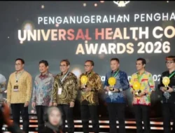 Bupati Halmahera Tengah Hadiri Penganugerahan Universal Health Coverage di Jakarta