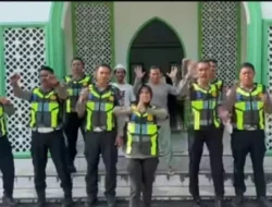 Kasat Lantas Polres Halteng Gelar Aksi Bersih Masjid Sambut Bulan Suci Ramadhan