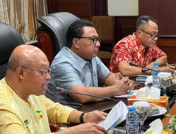 Wagub Maluku Buka Rakor Evaluasi PAD 2025: Dorong Digitalisasi dan Sinergi untuk Wujudkan Kemandirian Fiskal