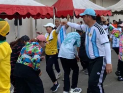 Gubernur Maluku Senam Sehat Bersama dan Sapa Warga di Pasar Mardika