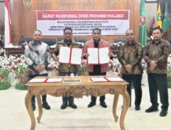 Wagub Serahkan Dokumen RAPBD Perubahan Tahun Anggaran 2026 kepada Ketua DPRD Provinsi Maluku
