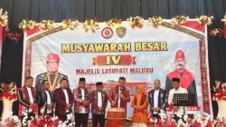 Buka Musyawarah Besar IV Latupati Maluku, Lewerissa Ajak Raja dan Kepala Adat Perkuat Peran bagi Masyarakat